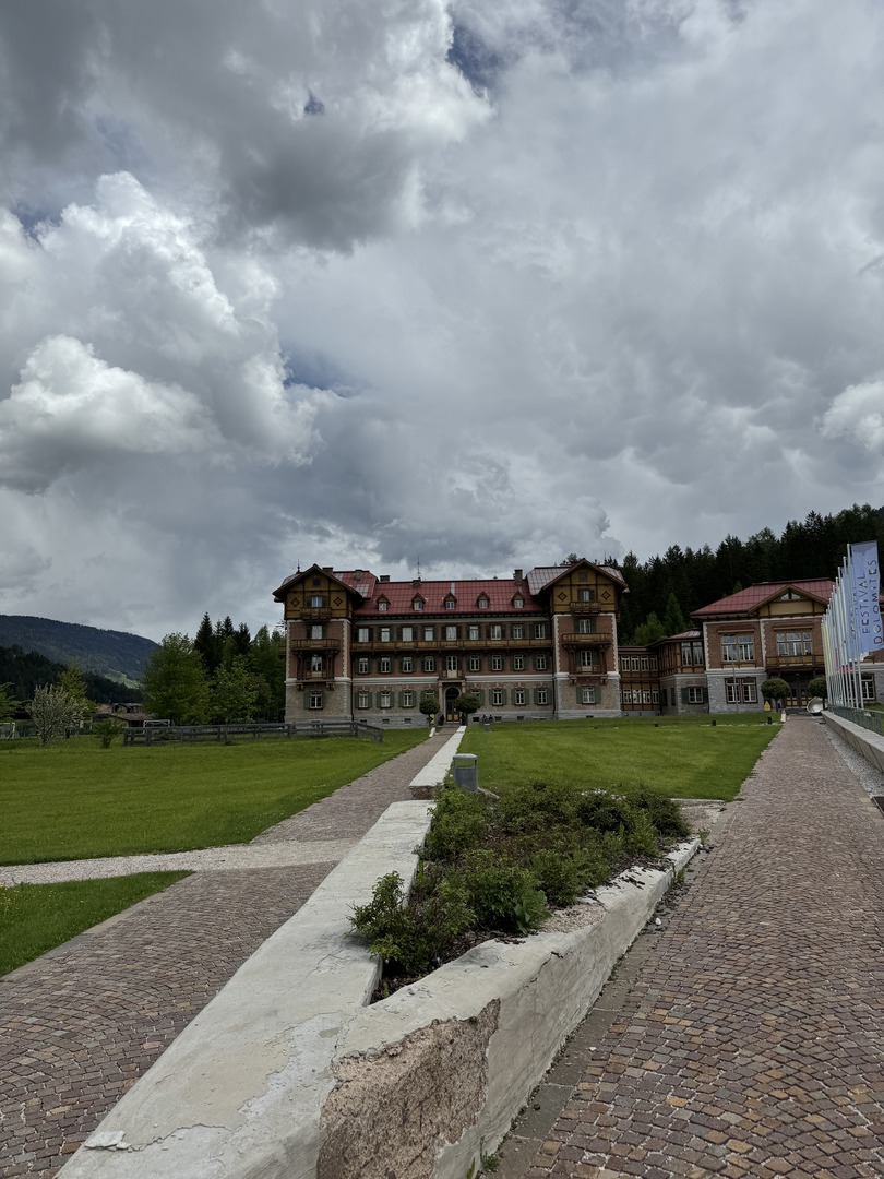 Baumdorf Toblach - Galeriebild 1