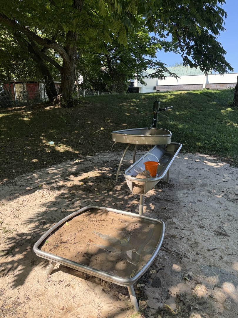 Wasserspielplatz Altenwaldstraße Reutlingen - Galeriebild 3
