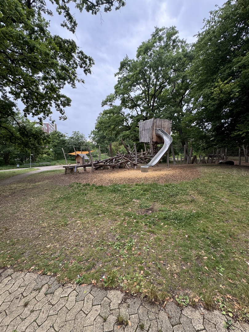 Spielplatz Römergräbern Tübingen - Galeriebild 7