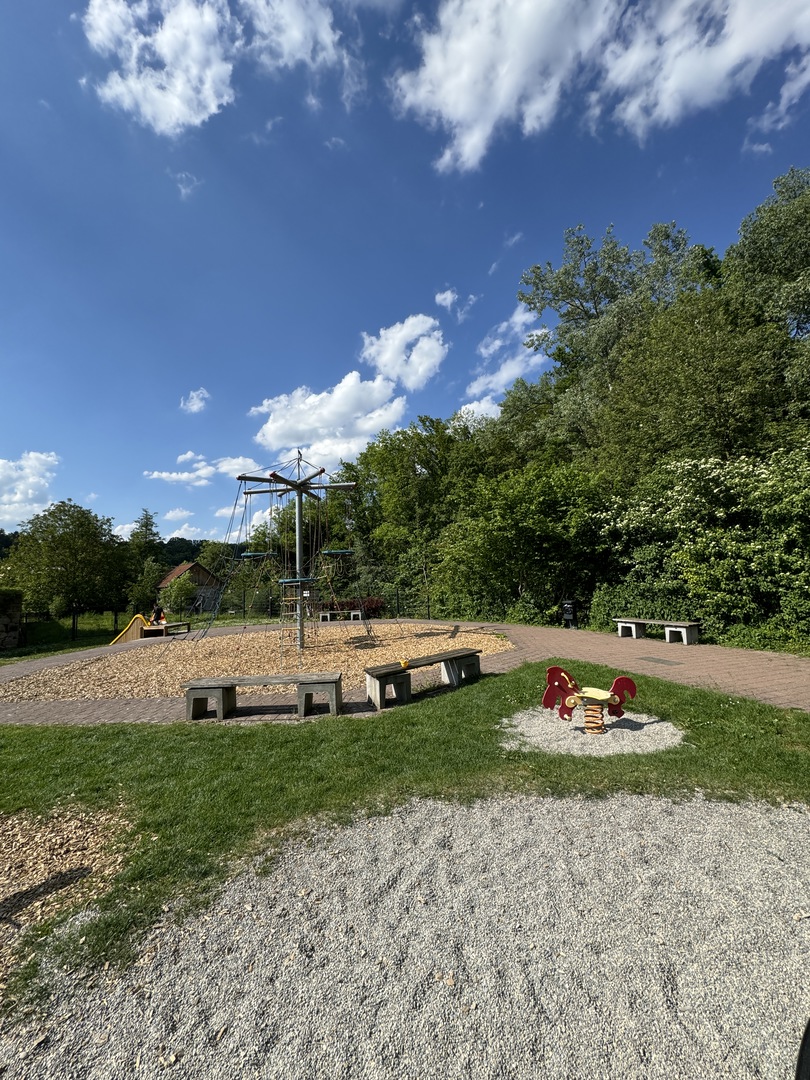 Spielplatz Gänsegarten Neckartenzlingen - Galeriebild 1