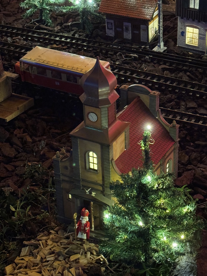 Leuchtender Vorgarten & Miniaturwelt in Wendlingen - Galeriebild 8