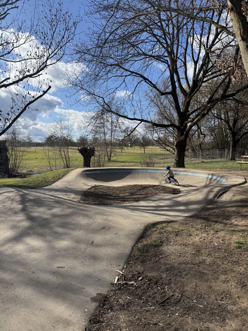 Pumptrack, Skateplatz & Spielplatz Plieningen - Galeriebild 3