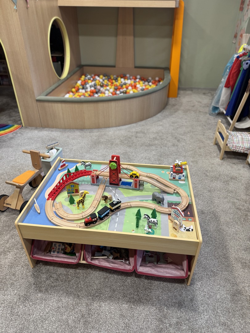 Zauberbaum Familiencafé Eningen – Café & Indoor-Spielplatz - Galeriebild 7