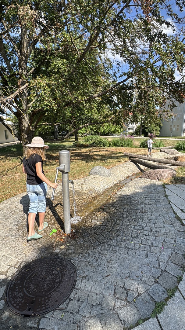 Spielplatz Siriusweg in Dürrlewang – Kletterspaß & Wasserspiel in Stuttgart - Galeriebild 4