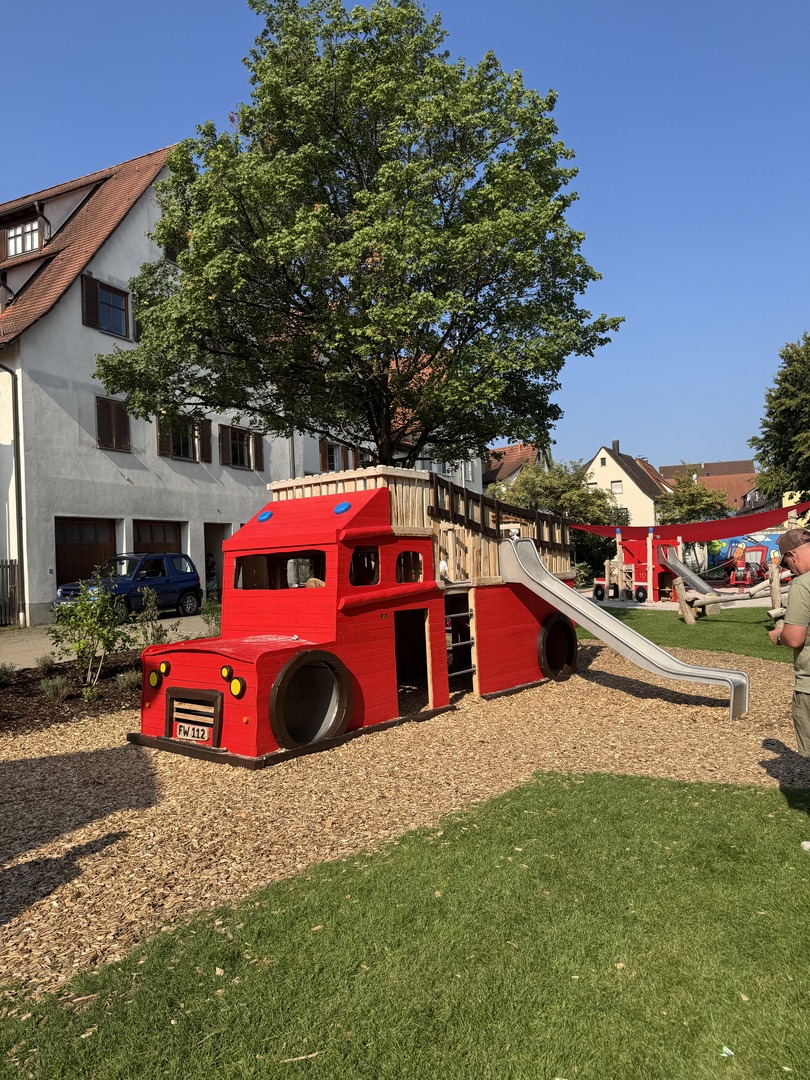 Feuerwehrspielplatz Rottenburg – Neuer Abenteuerspielplatz für kleine Feuerwehrfans - Galeriebild 5
