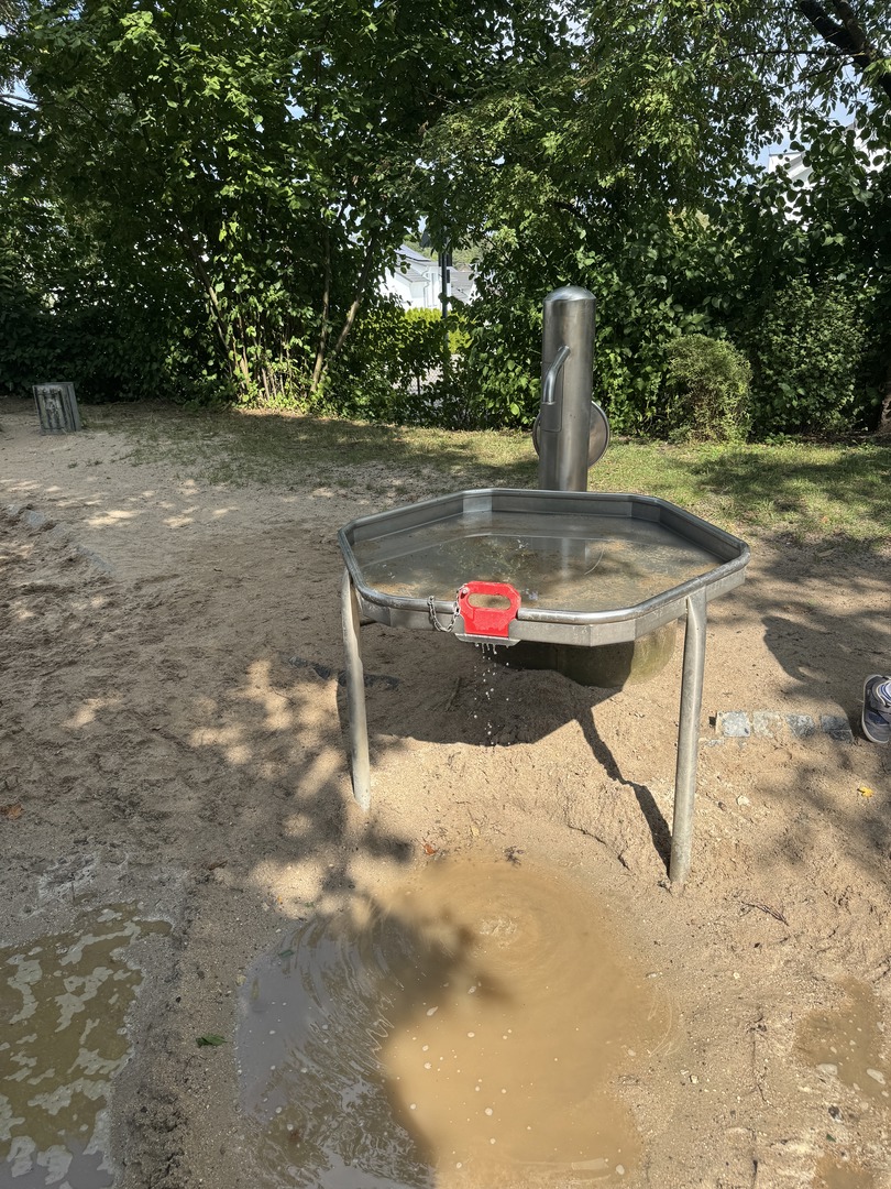 Wasserspielplatz Nürtingen – Ganz viel Schatten & Matschspaß 💦🌳 - Galeriebild 1