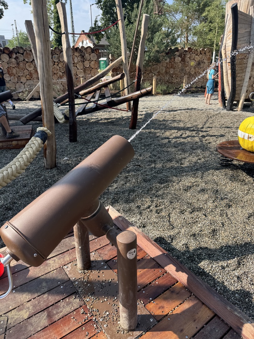 Piratenspielplatz Tübingen – Wasserspaß & Kletterabenteuer - Galeriebild 7