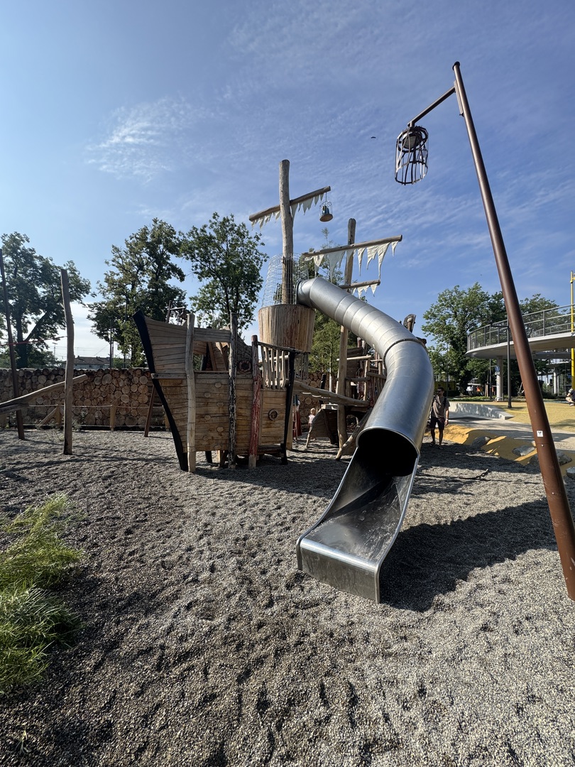 Piratenspielplatz Tübingen – Wasserspaß & Kletterabenteuer - Galeriebild 8