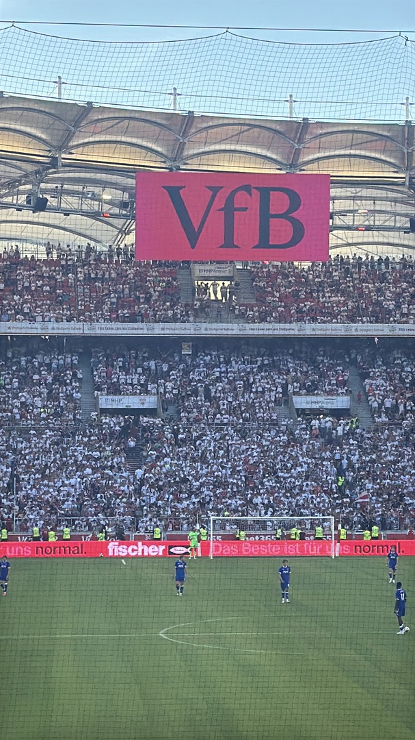 VfB Stuttgart mit Kindern – Fußball-Erlebnis in der MHP Arena - Galeriebild 1