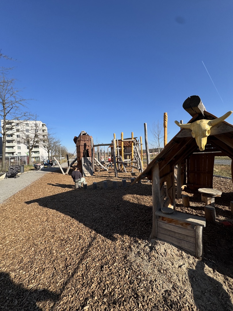 Steinzeit Spielplatz Leinfelden - Galeriebild 2