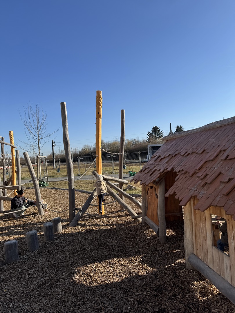 Steinzeit Spielplatz Leinfelden - Galeriebild 4