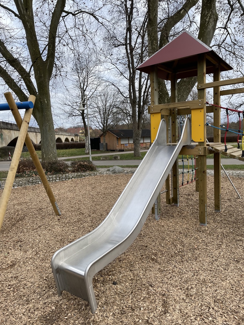 Spielplatz am Schwanengarten Neckartaiflingen - Galeriebild 9
