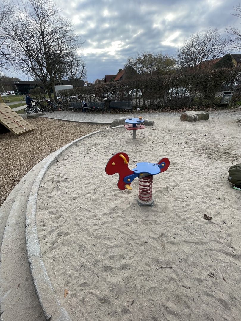 Spielplatz am Schwanengarten Neckartaiflingen - Galeriebild 10