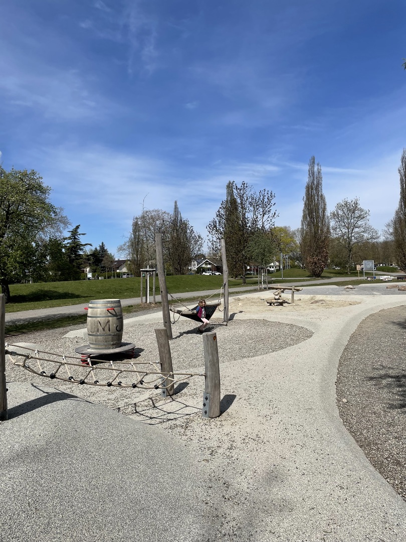 Gifiz-See Offenburg mit Tiergehege un Wasserspielplatz - Galeriebild 2